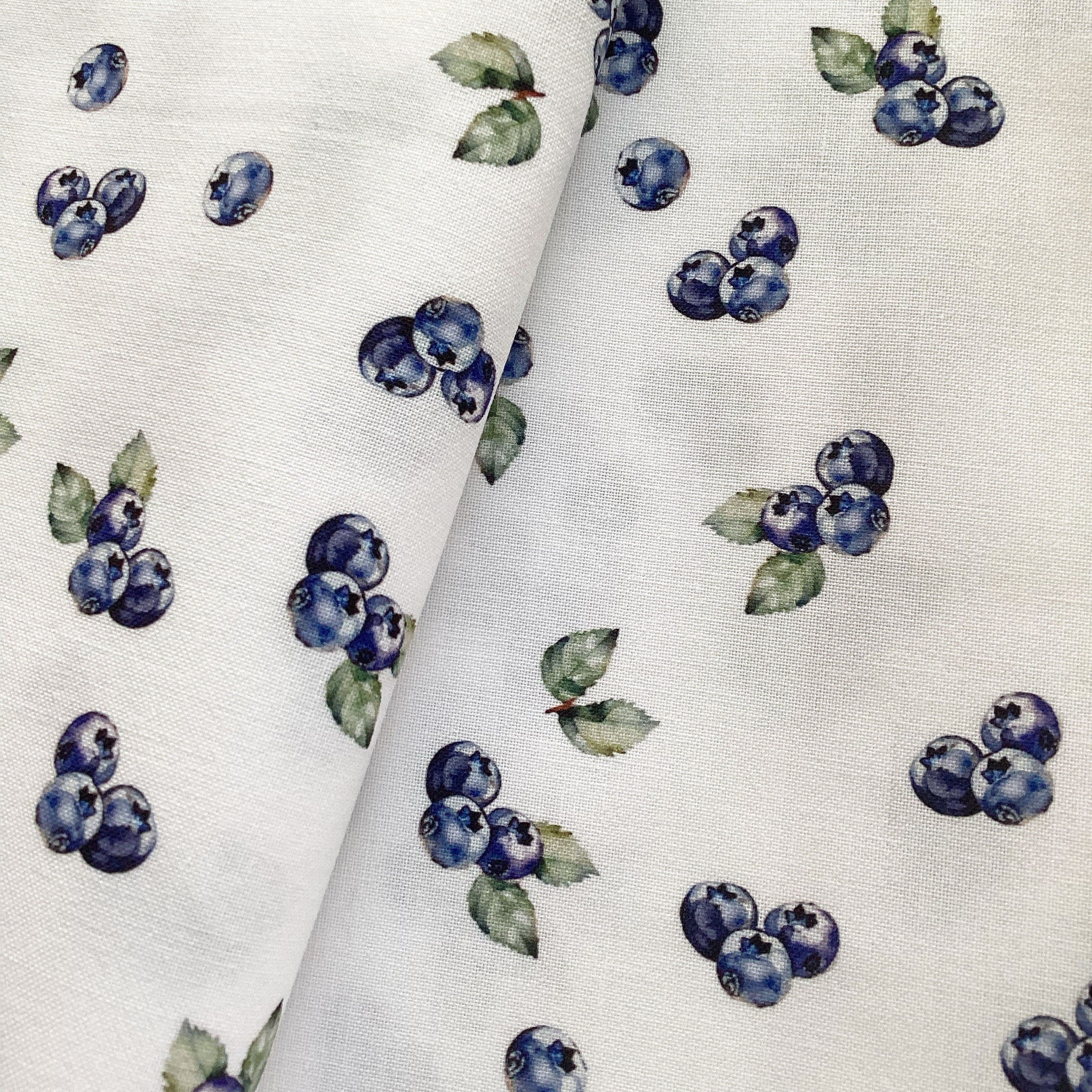 Blaubeeren Stoff Heidelbeeren Aquarell Stoff botanischer Stoff Sommer Stoff Blaubeerkunst Stoff Sommerfrucht Stoff Wald Stoff