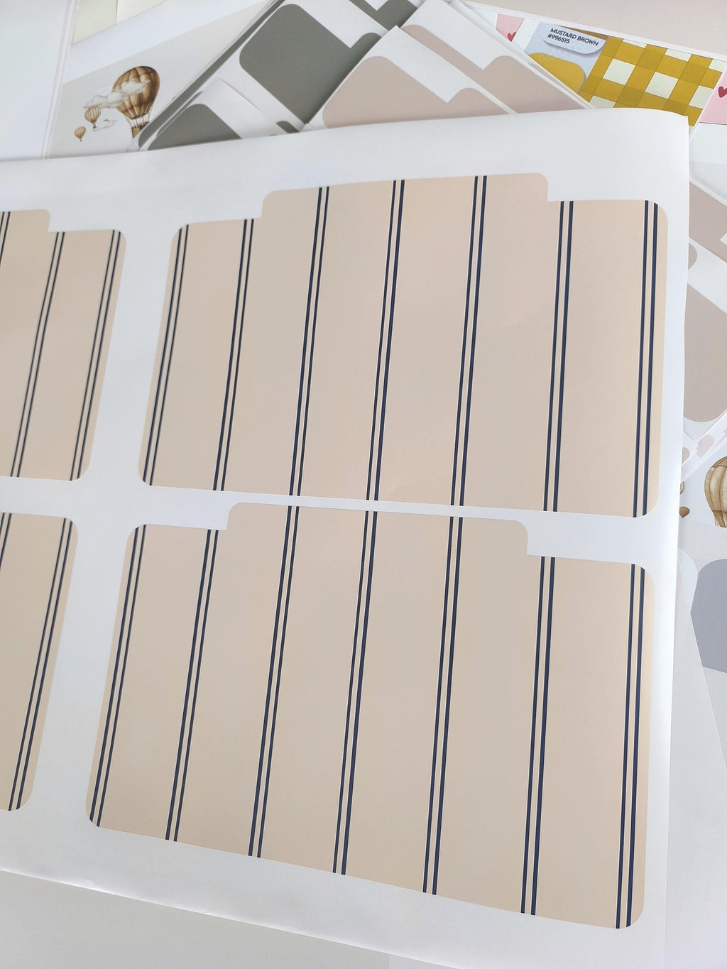 Vertikale Linien IKEA Trofast Aufkleber dünne Streifen IKEA Hack Sticker IKEA Spielzimmer Aufbewahrung Jungen Aufkleber Trofast Streifen Trofast Aufkleber Beige