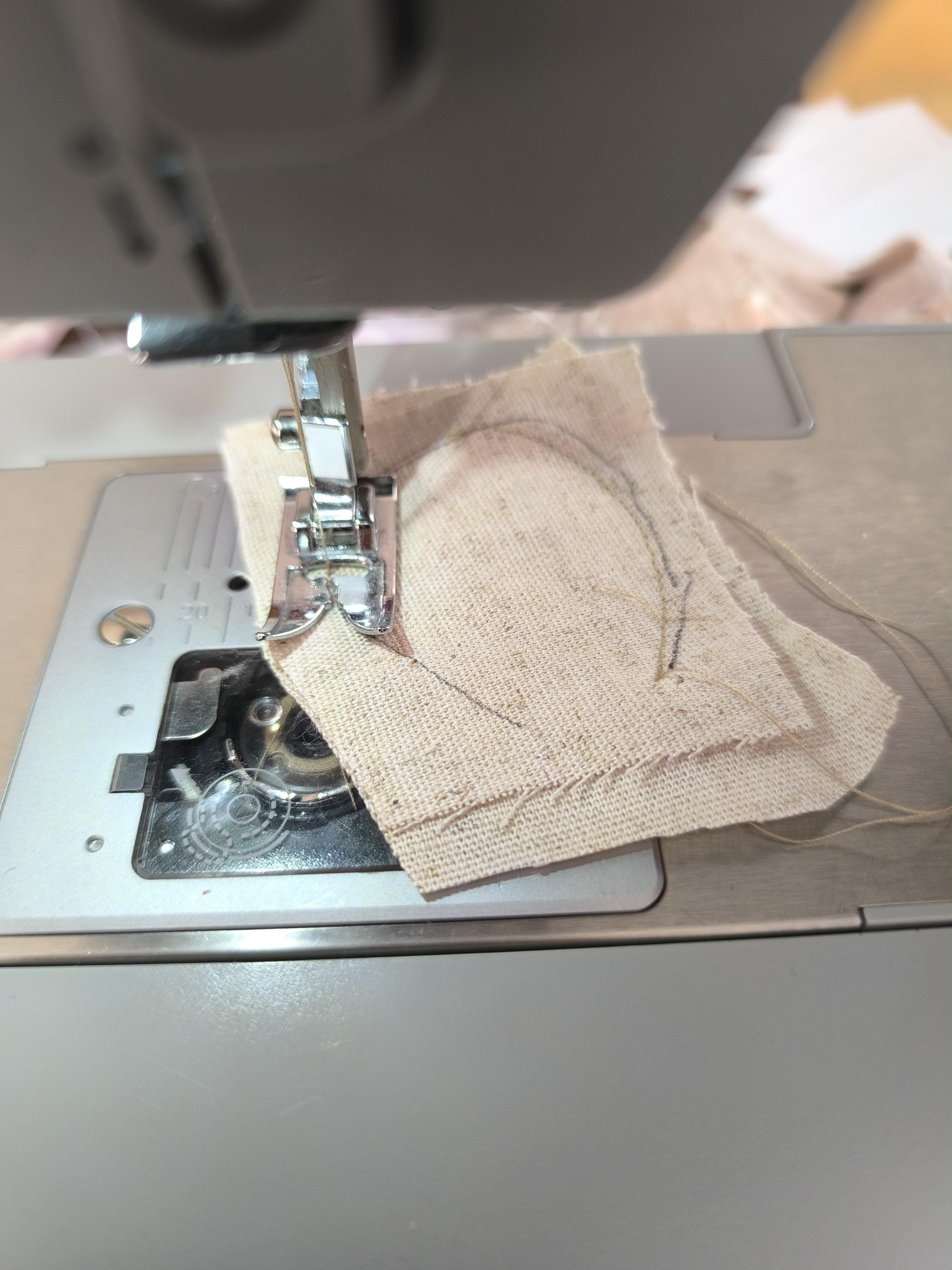 Leinenmaus Schnittmuster Maus Nähanleitung Maus in Kleidung Schnittmuster Kuschelmaus Schnittmuster mit Fotos und Anleitung