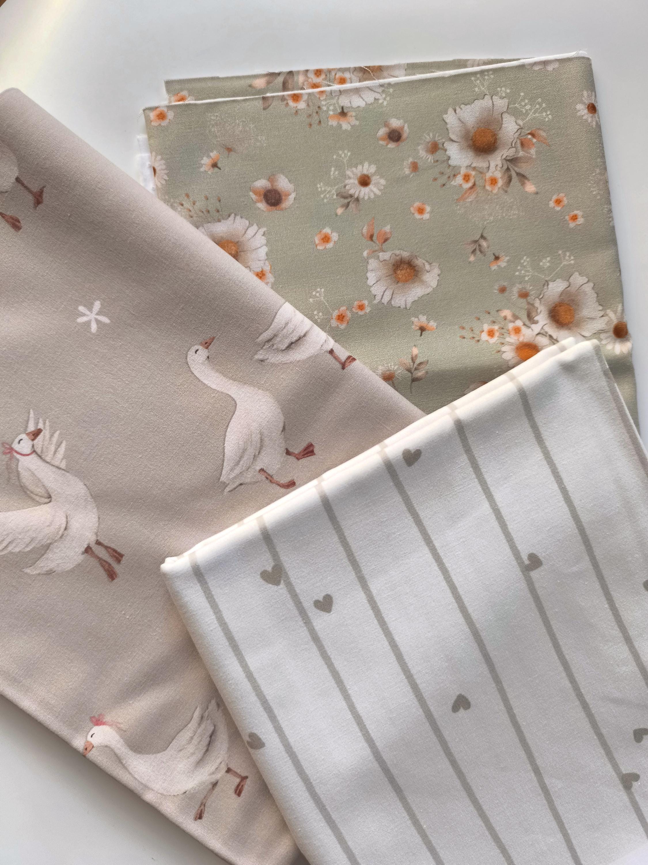 Gänse BUNDLE Fat Quarters Baumwollstoff Gänse Stoffmix Fat Quarter Bundle Bauernhof Salbeigrün Meterware Steppdecken Baumwolle Naturtöne